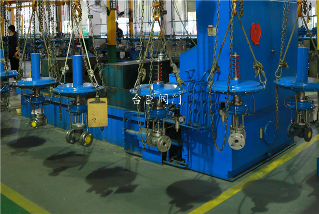 自力式微壓調節閥